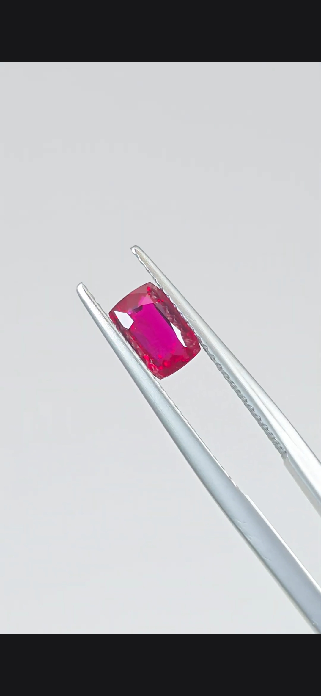 1.02ct Pigeon Blood· rectangular cushion