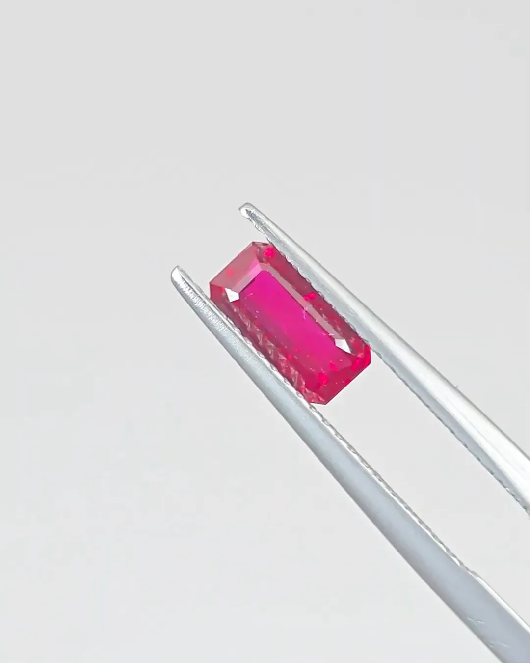 1.02ct Pigeon Blood· Octagonal
