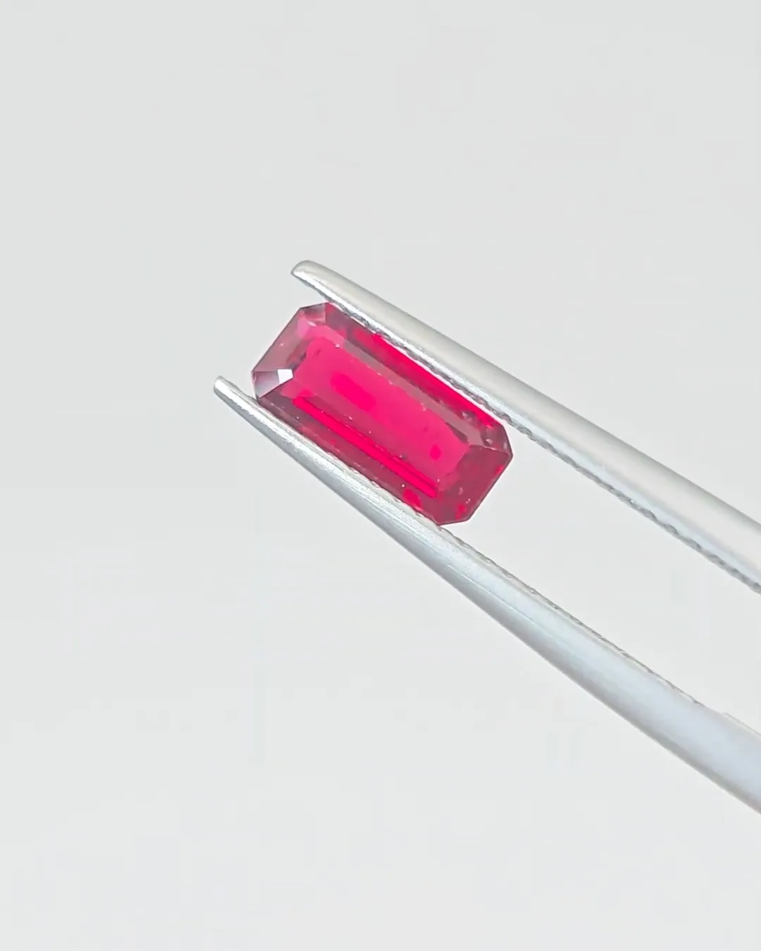 1.00ct Pigeon Blood· Octagonal
