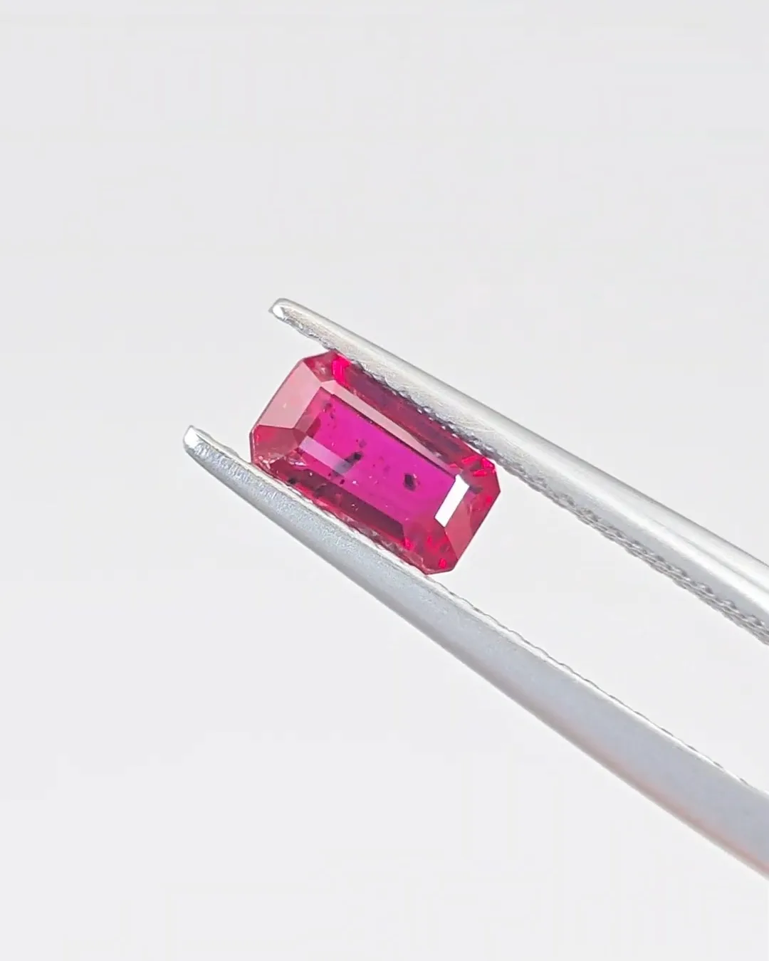 1.30ct Pigeon Blood· Octagonal