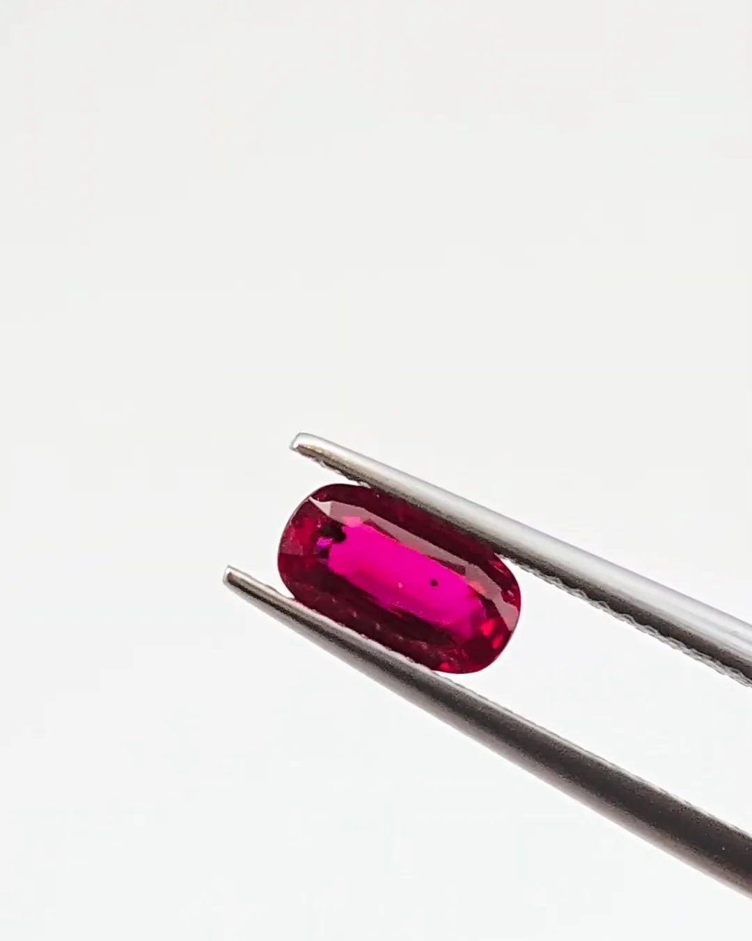 1.07ct Pigeon Blood· Oval