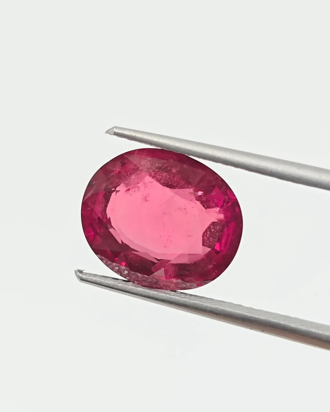 5.61ct · Oval