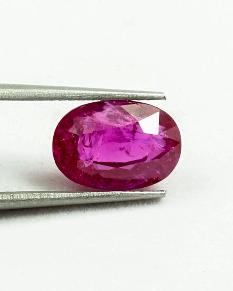 4.3ct Ruby · Oval Cut